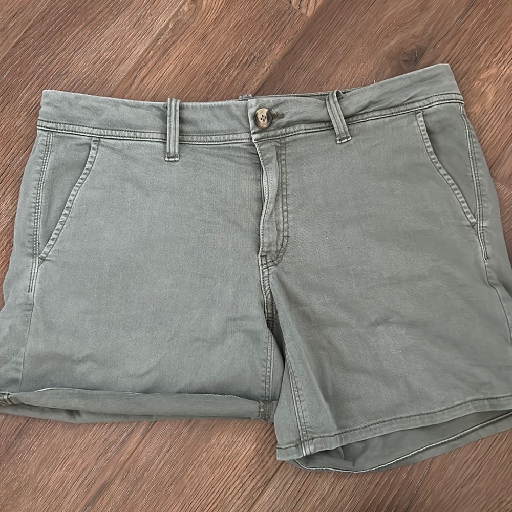 Women’s American eagle shorts